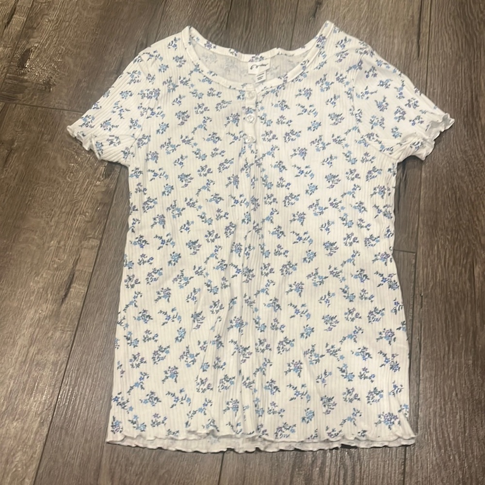 Super pretty girls floral shirt!